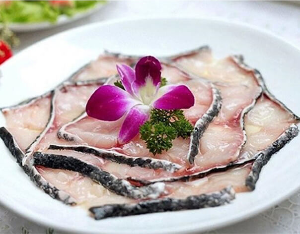 fish fillet by the fish slicer machine