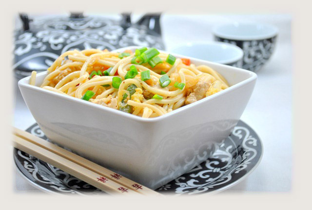 cooked Chinese noodles